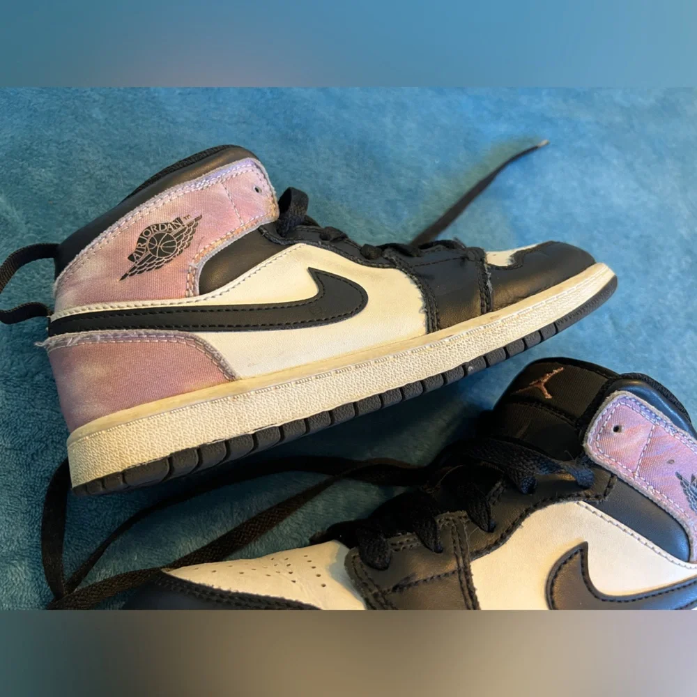 Nike Air Jordan 1 Mid Zen Master Galaxy Tye dye. Kids size 3Y; Women’s 4.5